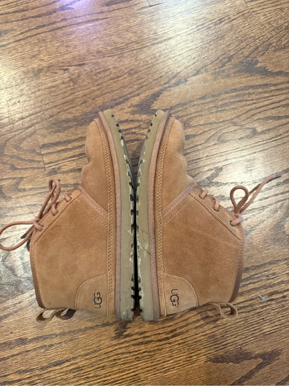 UGG please find